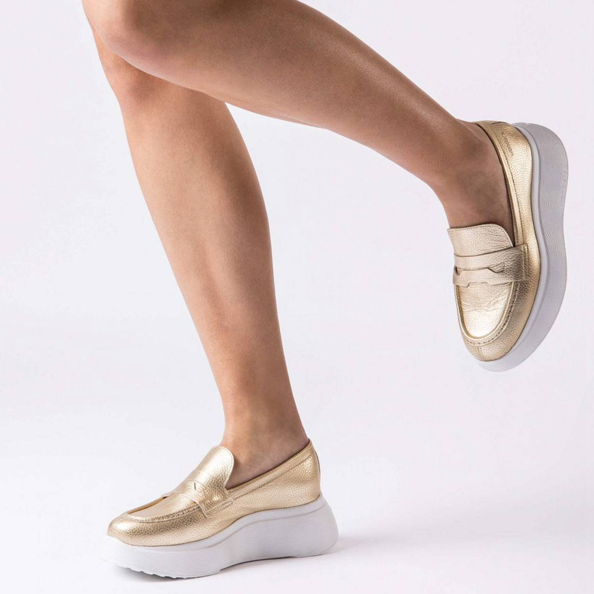 WONDERS金属色厚底乐福鞋新款