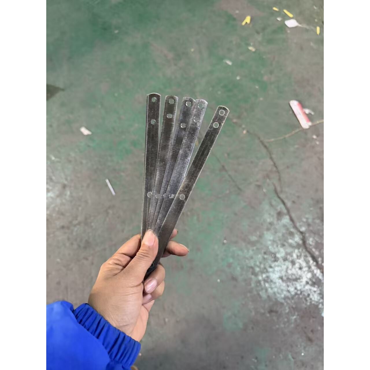门窗窗框安装固定片带镀锌铁一字家具连接铝合金木门拉片铁片
