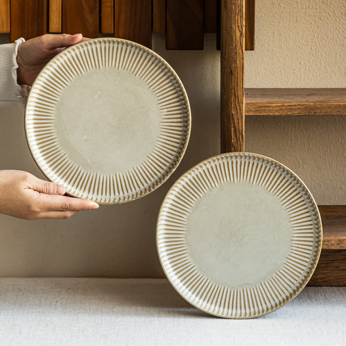 YE HOME 简约风陶瓷盘子圆形条纹纹理家用餐具牛排盘菜盘质感餐盘,餐饮具,盘,淘宝优惠券,粉丝福利购,淘宝优惠卷