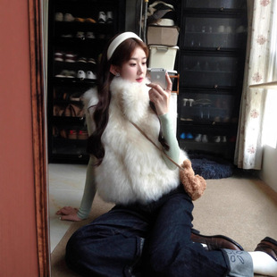 晴山暮雪毛毛马甲女短款2025新款韩版爆款环保山羊绒背心皮草外套
