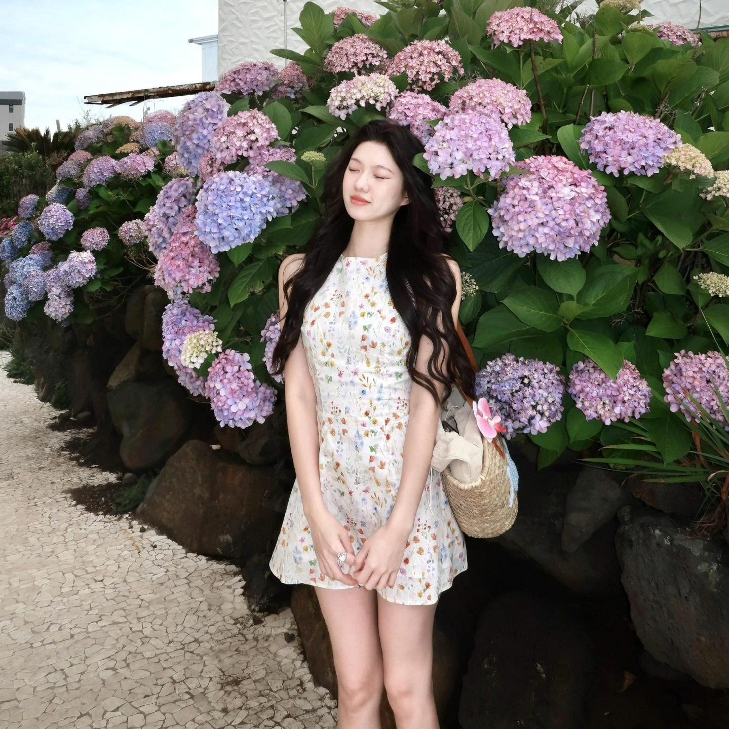 法式复古碎花无袖连衣裙女夏季甜美收腰背心短裙修身显瘦圆领裙子
