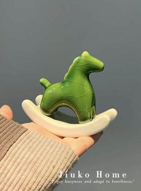 马年冰裂纹摇摇马摆件创意吉祥物玄关陶瓷装饰品家居工艺礼品摆饰