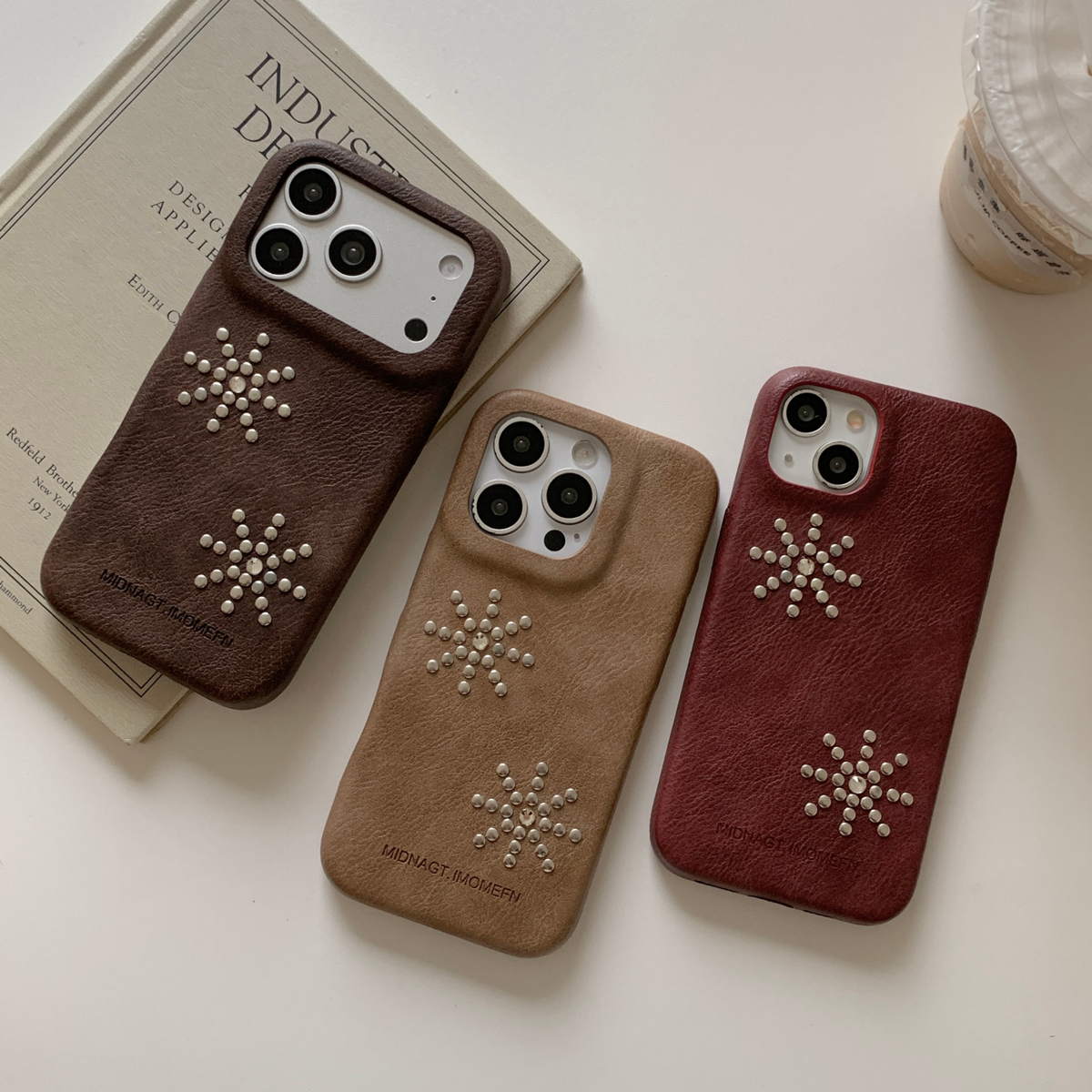 疯马纹字母大孔全包铆钉钻雪花适用于苹果13/14时尚爆款手机壳潮