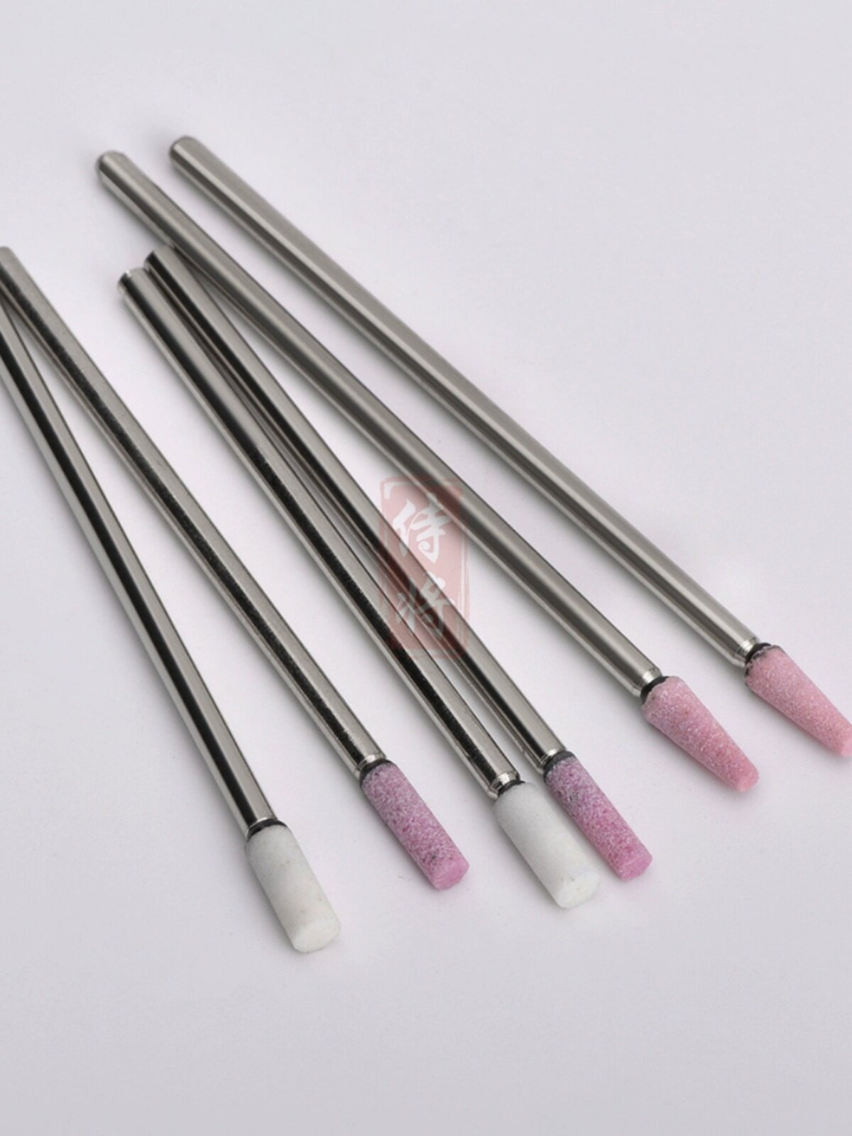 加长火石仔红刚玉砂轮磨头6mm3柄加长金属电打磨抛光头内圆柱锥形