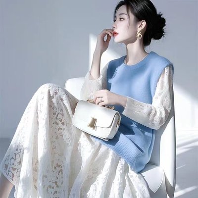 2025早春穿搭一整套时尚女装独特绝美白色蕾丝连衣裙针织马甲套装