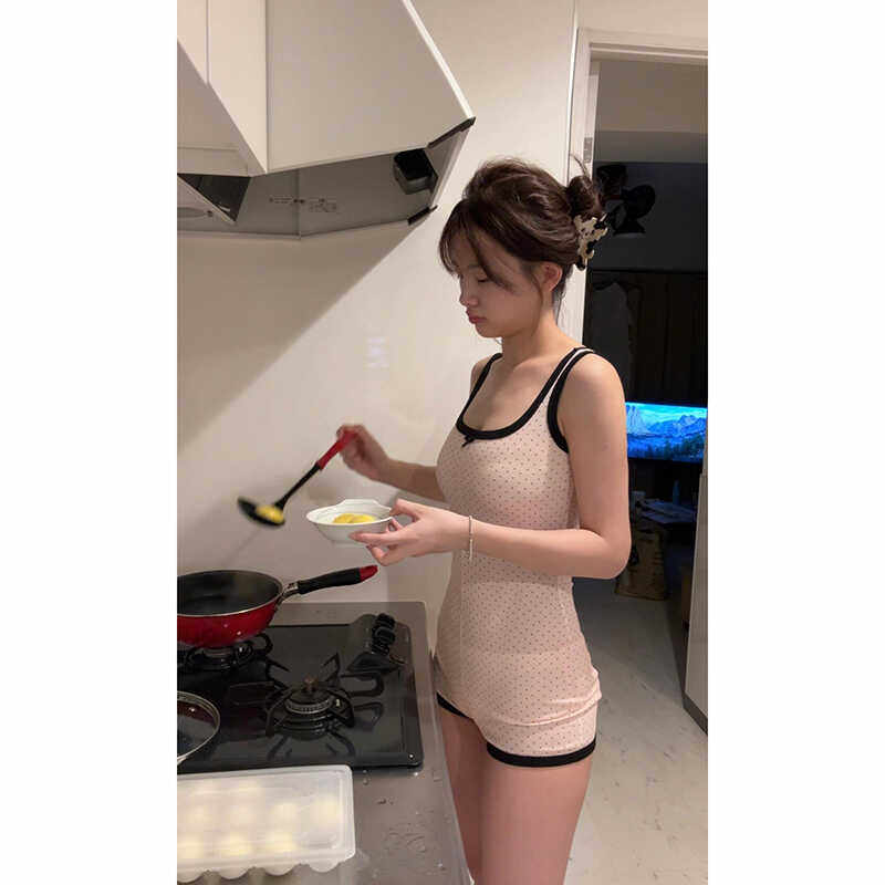 纯欲风辣妹夏日多巴胺ins波点印花粉色少女感连体裤修身时髦短裤