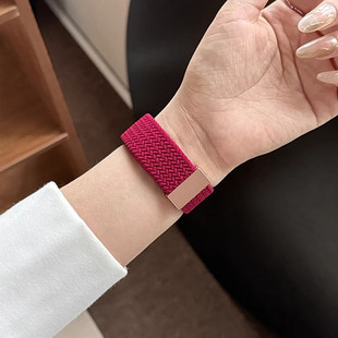适用applewatchs11/10表带新年酒红色s9女式s8苹果s7手表6手表带秋冬新款iwatchs9编织磁吸iwatchse2女款腕带