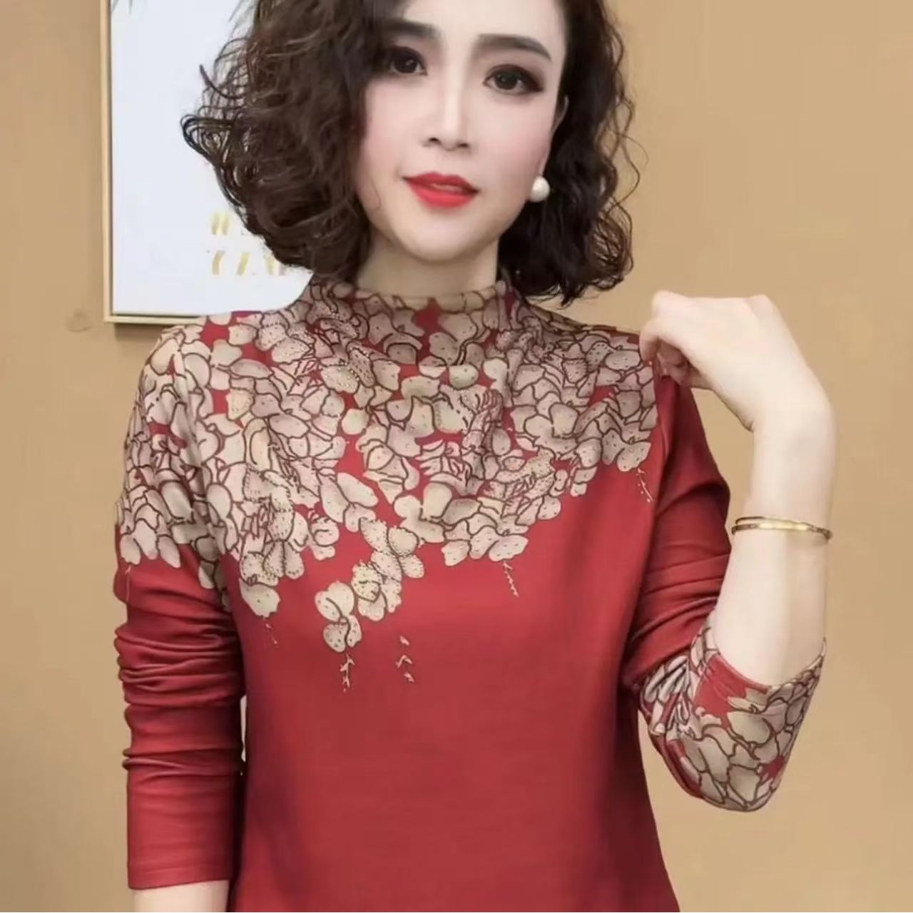 ~荷恒恩女装秋冬半高领打底衫秋冬女士印花长袖T恤洋气百搭上a44