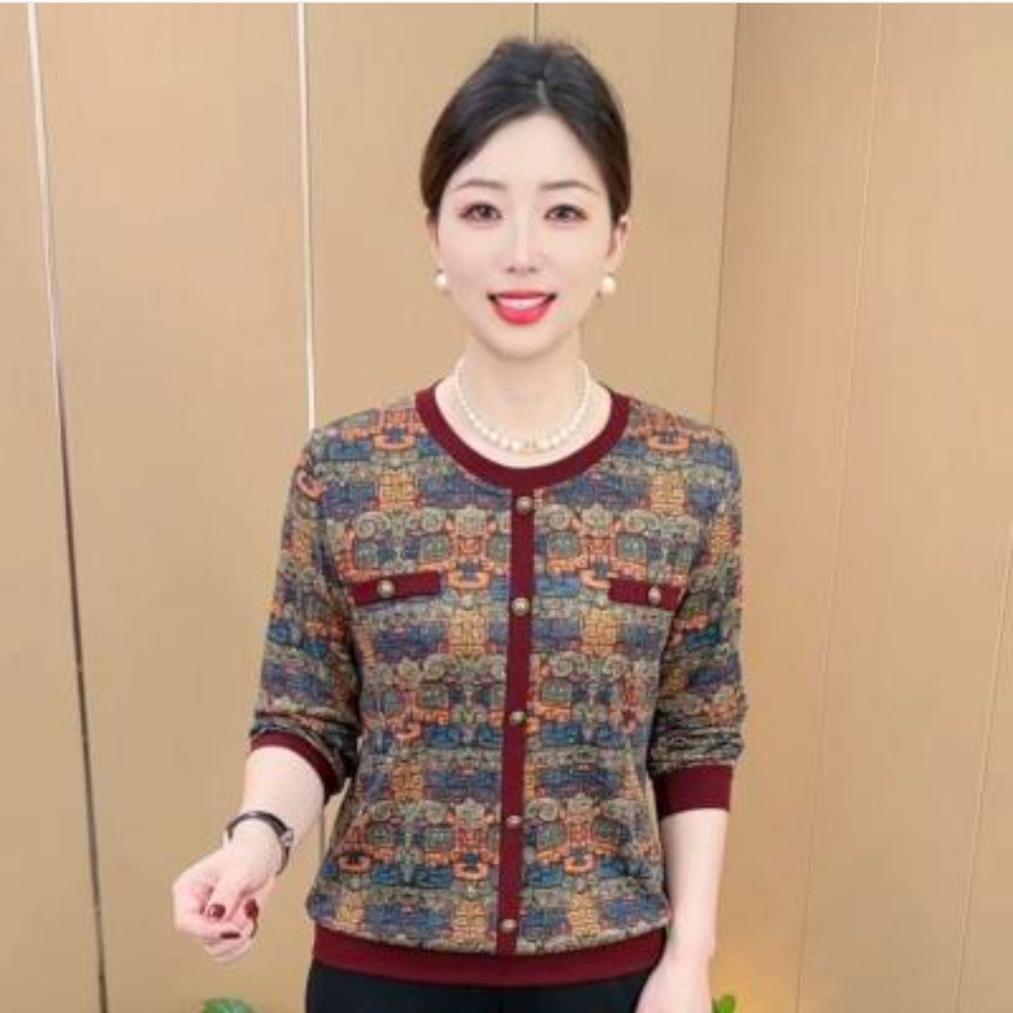 惜菁肴贸易商行秋季新款时尚妈妈装女士显瘦百搭小香风长袖打底a4