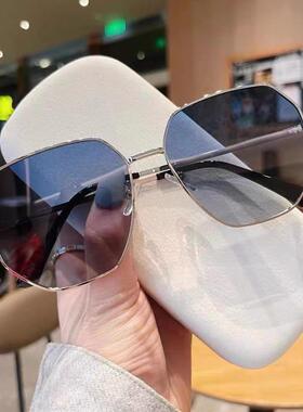 2025年新款男士开车墨镜多边形眼镜女夏季渐变蓝色太阳镜