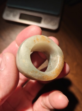 和田玉籽料扳指内径20高22重30克