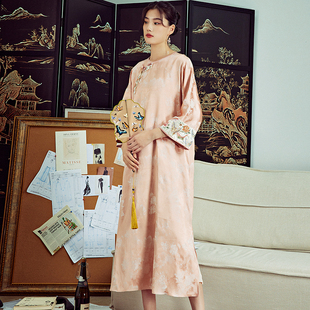 陌遇原创2025中国风新款提花缎圆领刺绣禅意宽松旗袍新中式连衣裙