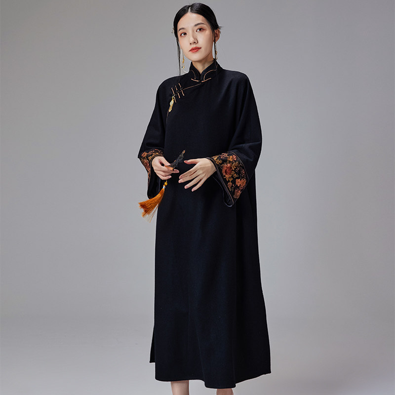 陌遇2025年秋冬新款中国风复古改良大码宽松旗袍裙中式毛呢连衣裙