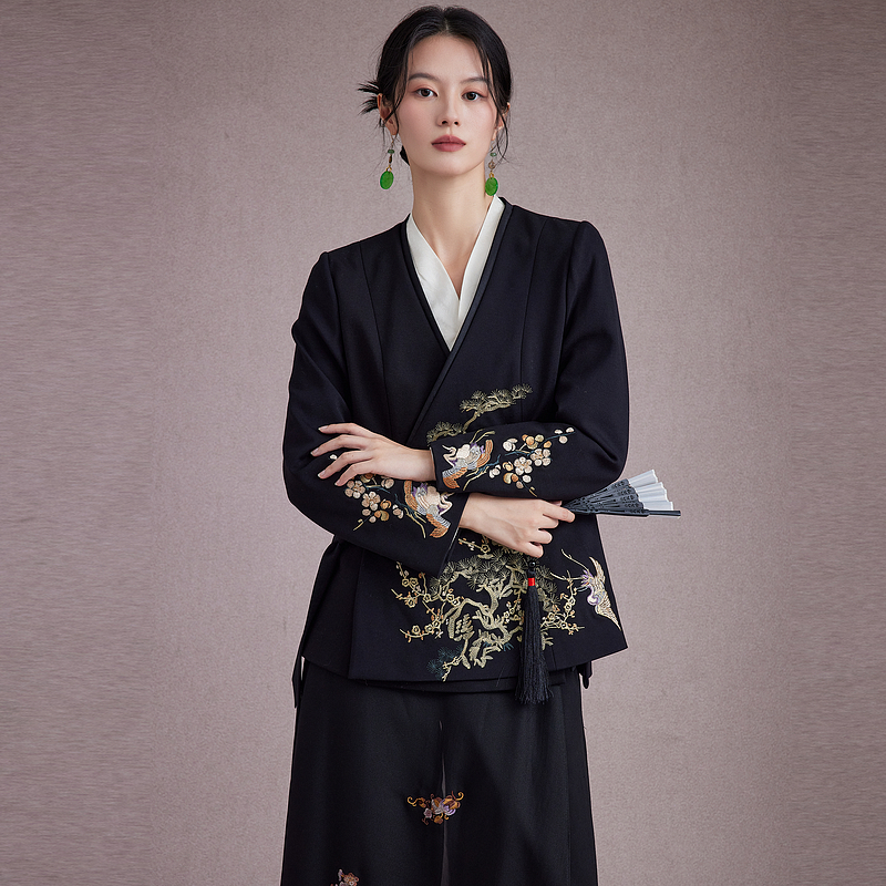 陌遇高级感气质国风刺绣西装外套