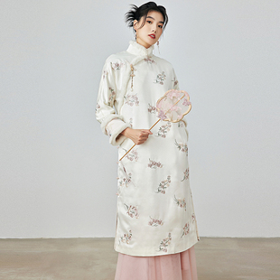 陌遇冬季新款中国风改良刺绣旗袍新中式复古棉服獭兔毛镶边连衣裙