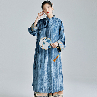 陌遇2025年秋季新款中国风改良乱绉绒倒大袖宽松旗袍新中式连衣裙