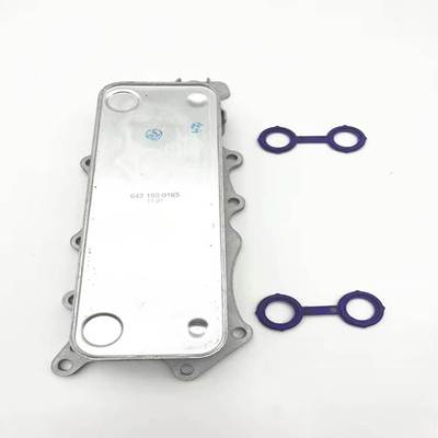 A6421800165 适用奔驰M642柴油发动机机油散热器冷却器W164 350