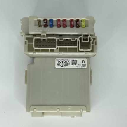 丰田保险丝盒82641-52050保险丝盒7240-9655