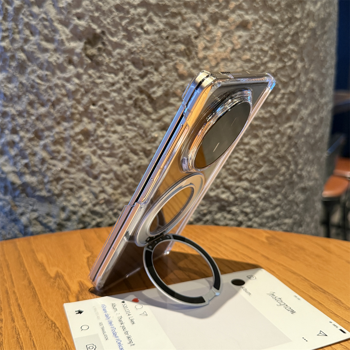 荣耀MagicV5双中轴旋转支架后壳