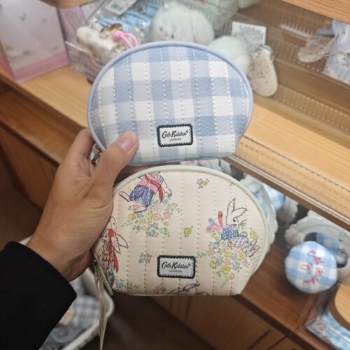 名创优品cath kidston花园工坊蓝格甜梦花野兔踪化妆包MINISO