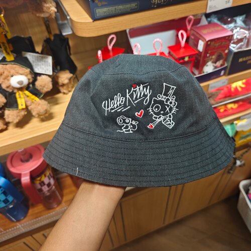 名创优品HelloKitty联名艺术家系列渔夫帽MINISO