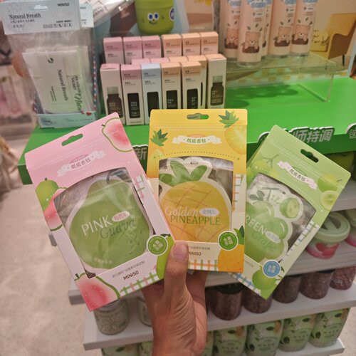 MINISO水果乐园纸质香包香囊粉芭乐金凤梨冰青提脆苹果名创优品