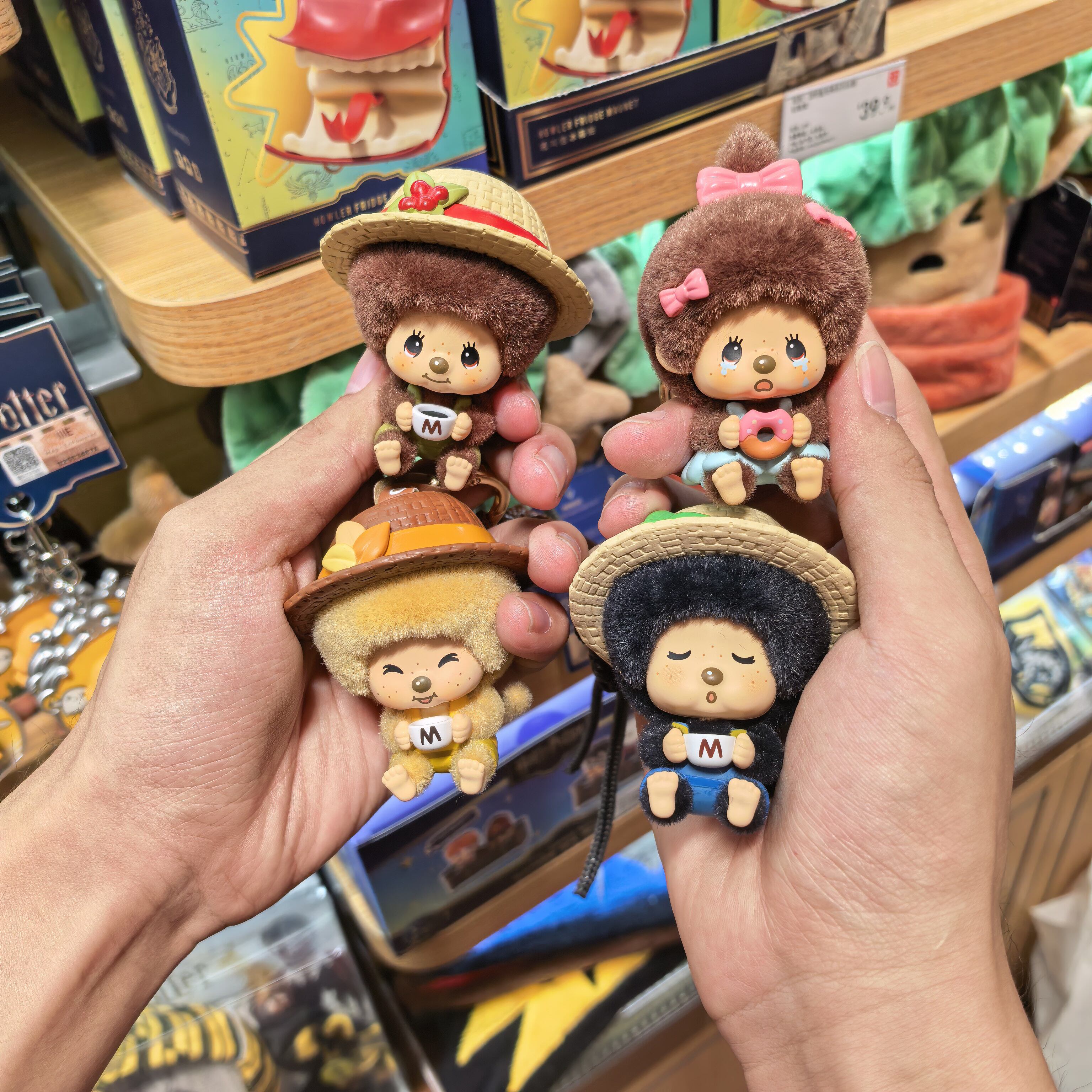 MINISO萌趣趣蒙奇奇咖啡农场换脸盲盒挂件名创优品