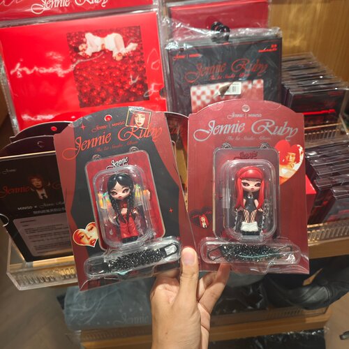 名创优品Jennie Ruby系列立体吊卡B款A款MINISO