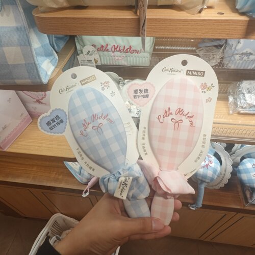 名创优品cath kidston花园工坊软针按摩顺发梳MINISO