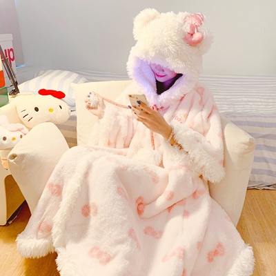 kitty猫睡袍秒成小毯子！