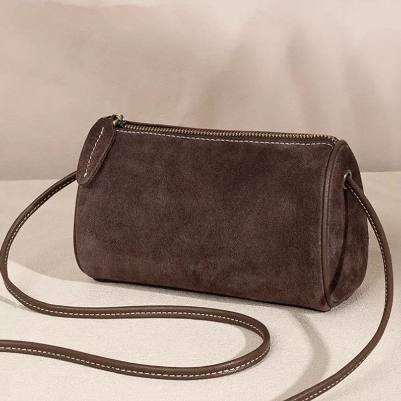 20262025新款小众高级简约时尚单肩斜挎磨砂PU笔筒复古圆筒女包小