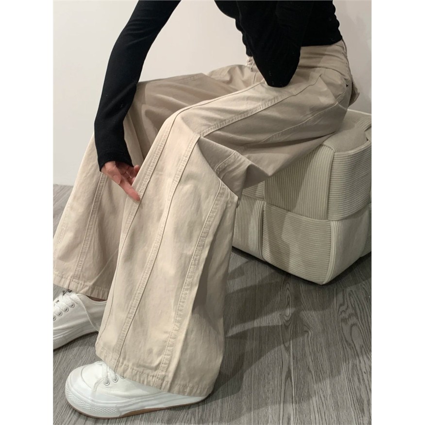 杏色工装直筒牛仔裤女春