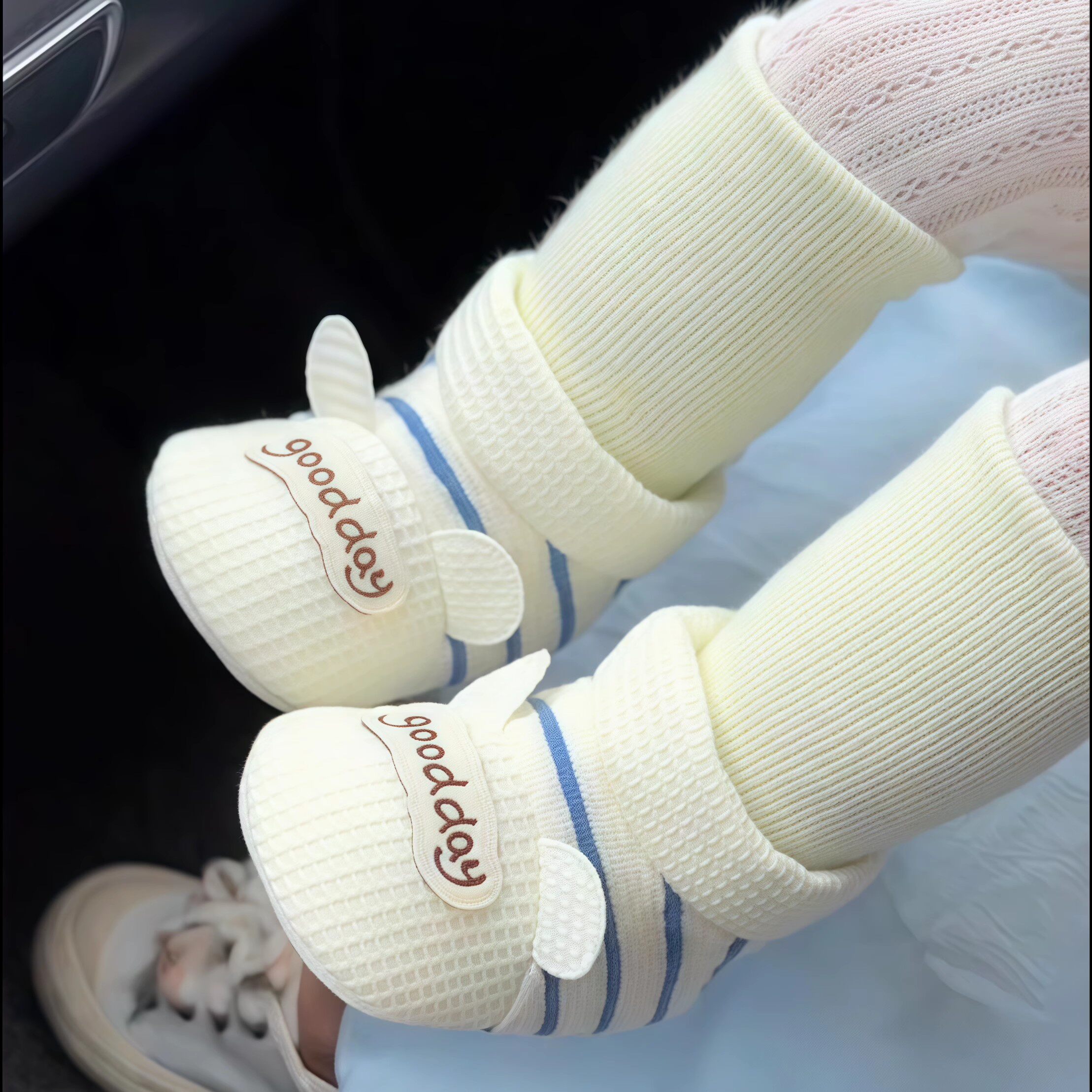 婴儿袜子鞋6到12个月冬加厚0到6个月小月龄宝宝外出袜鞋软底鞋子