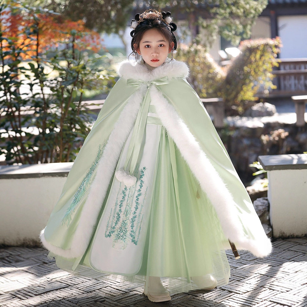 儿童汉服秋季加厚拜年服2026新款女童古装加绒唐装超仙绿色中国风