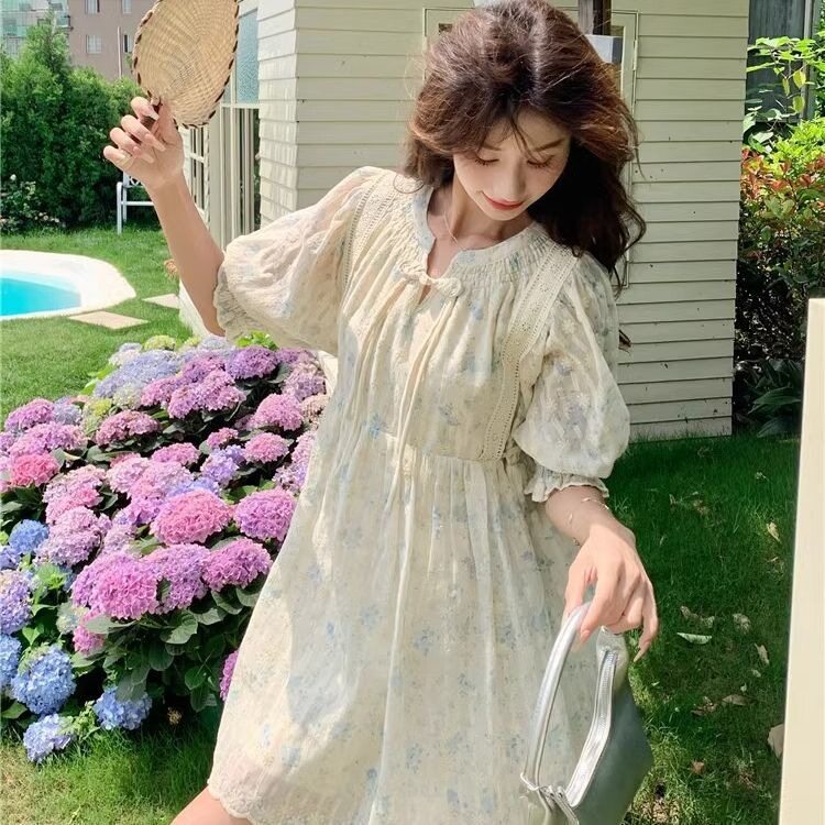 新中式森系碎花连衣裙女夏季温柔风小个子宽松仙女海边度假连衣裙