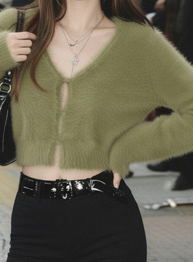 Women's Green Fuzzy Sweater 绿色仿水貂毛毛上衣女秋冬外搭毛衣