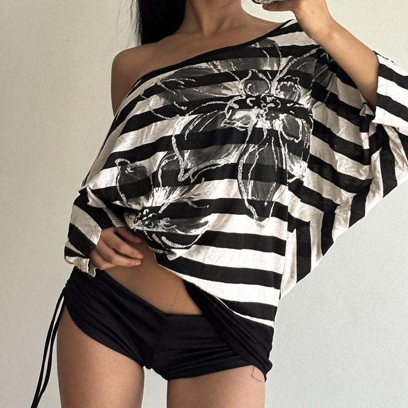 Loose Bat Sleeve T-shirt 辣妹宽松蝙蝠袖长袖短款休闲条纹T恤女