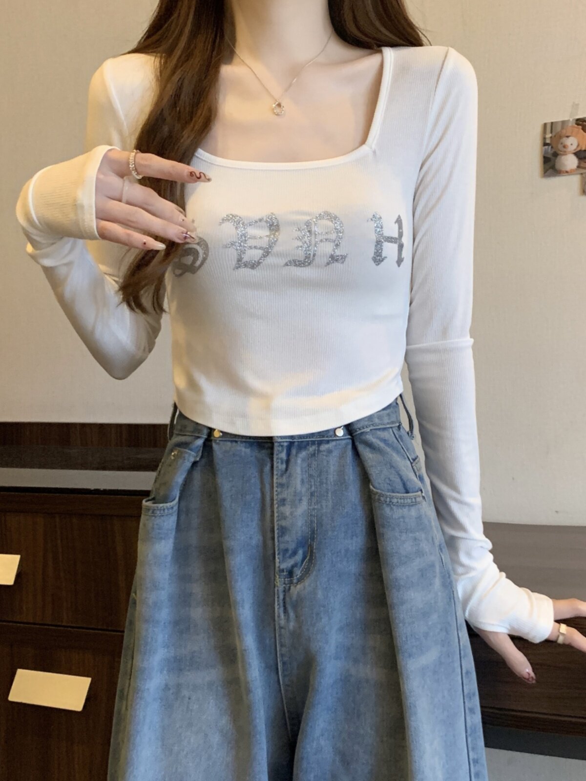 플러스 사이즈 여성 2023 신작 가을 겨울 순수 정욕 스타일 스퀘어 칼라 화이트 레터 프린트 슬리밍 긴팔 티셔츠