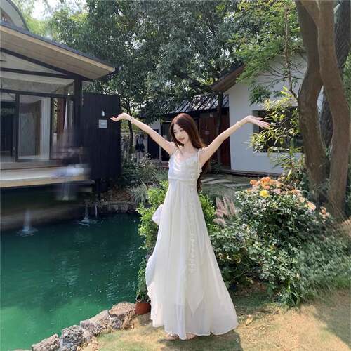 温柔甜美花朵吊带连衣裙女夏海边度假法式气质超仙收腰仙女长裙子