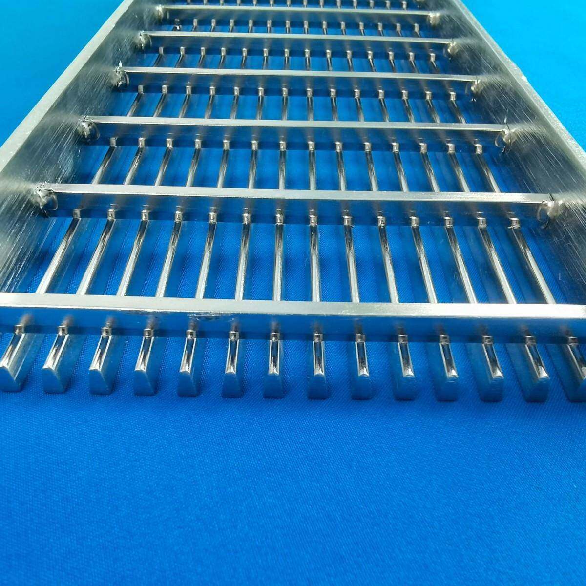 扬中厂家304不锈钢三角形钢盖板外贸三角钢格栅带盖篦子防锈