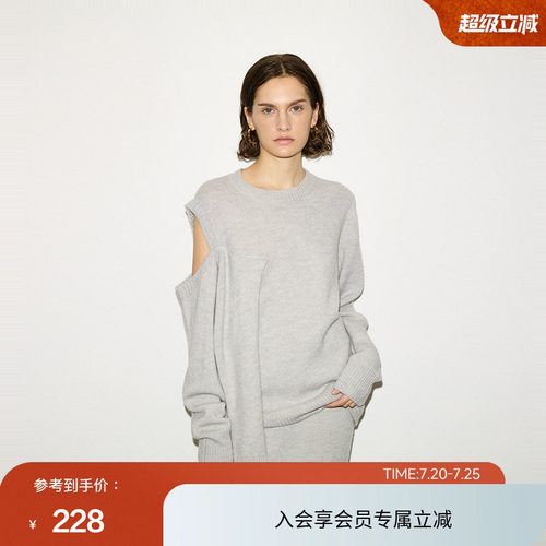 SLY 春季THROW系列不规则露肩设计针织衫030HA070-2031