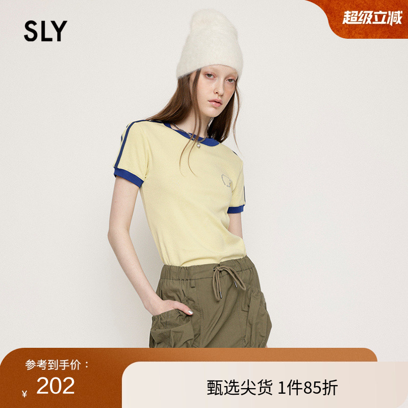 SLY甜辣运动感撞边正肩短袖T恤