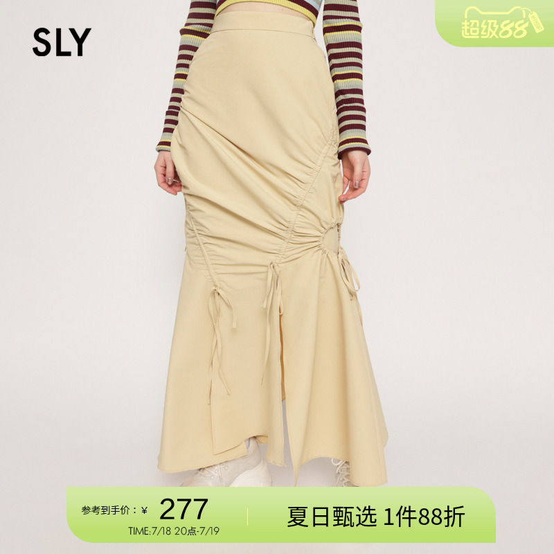 解构抽褶设计，不规则下摆