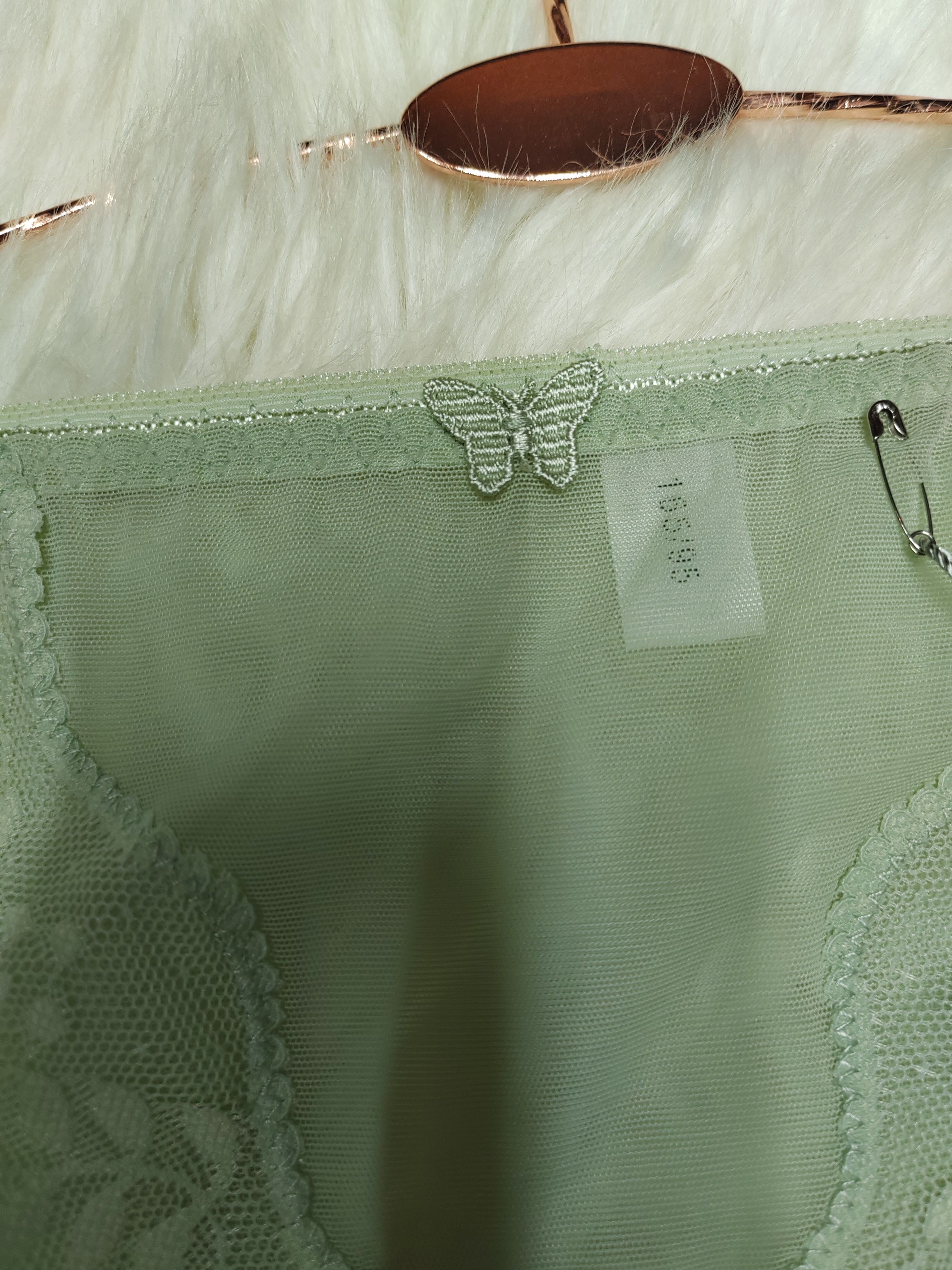 茶茶推荐蕾丝世家品牌底裤淡绿色均码无痕舒适透气柔软亲肤包臀