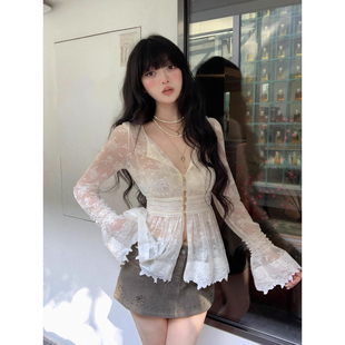 蕾丝圣典巴洛克藤蔓微透V领收腰显瘦长袖衬衫上衣