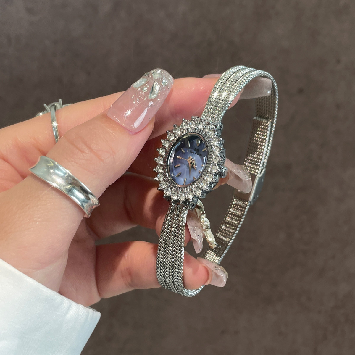 太阳花小蛮腰手表女小众艺术女士女款轻奢高颜值女生品牌职场女表