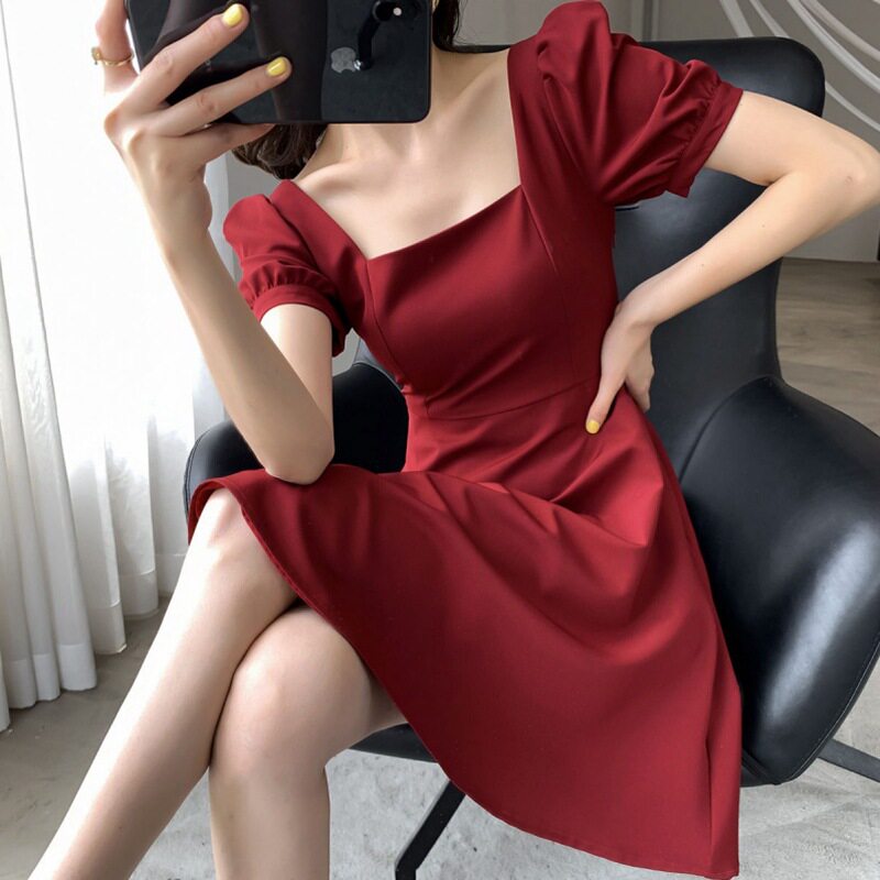 修身复古赫本风小黑裙胖妹妹收腰连衣裙