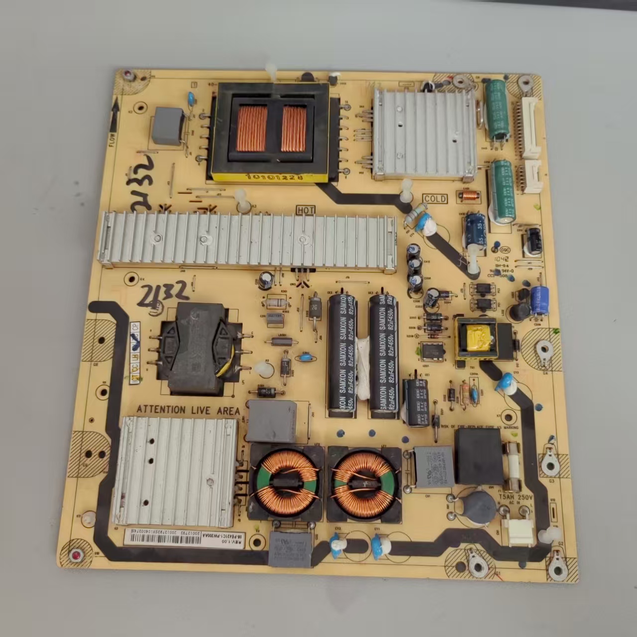 TCL L40P21FBD 40TF1C 电源板 40-PE4210-PWM1XG
