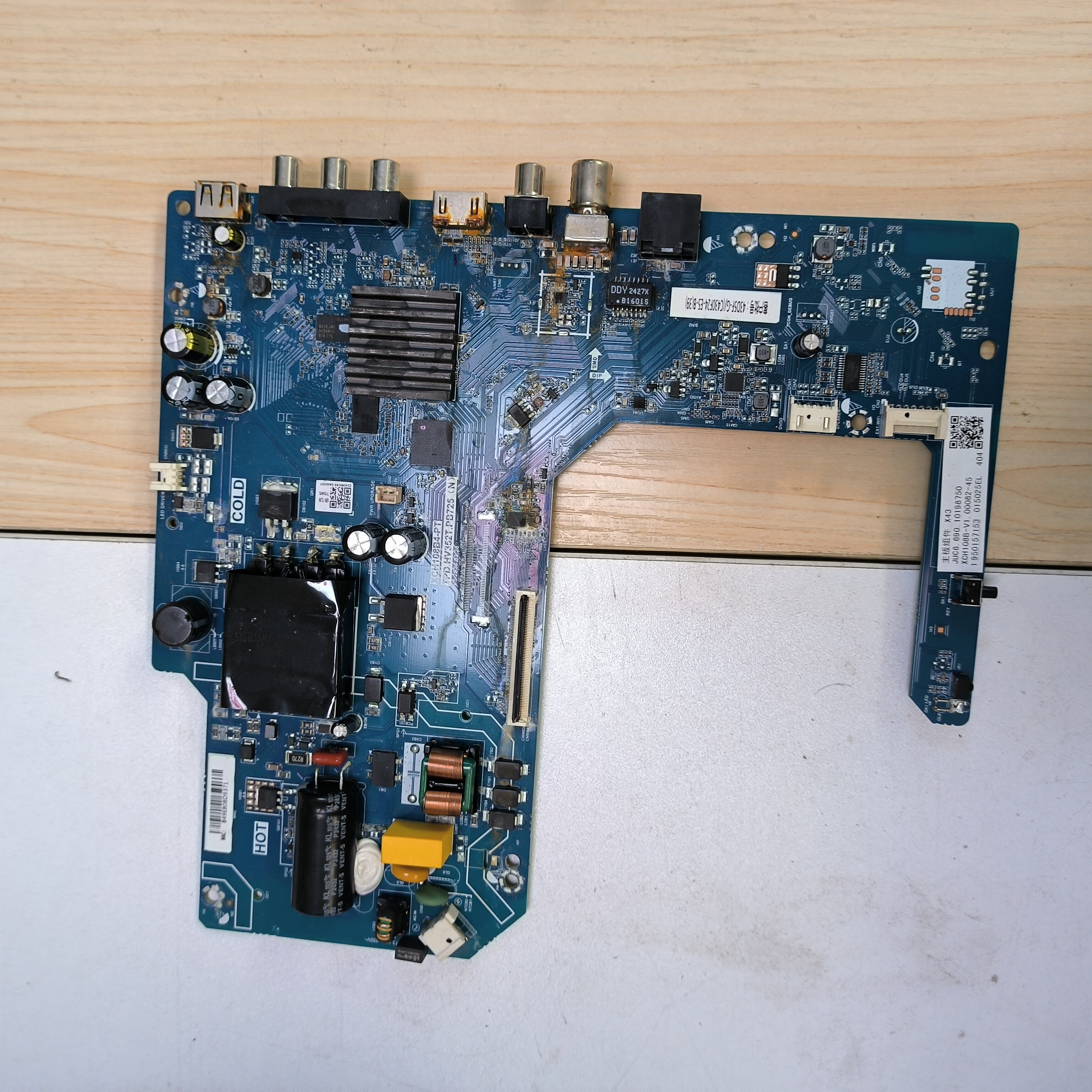 坏板长虹43D5F主板TPD.HV352T.PB725(N) 屏C430F24-E5-B
