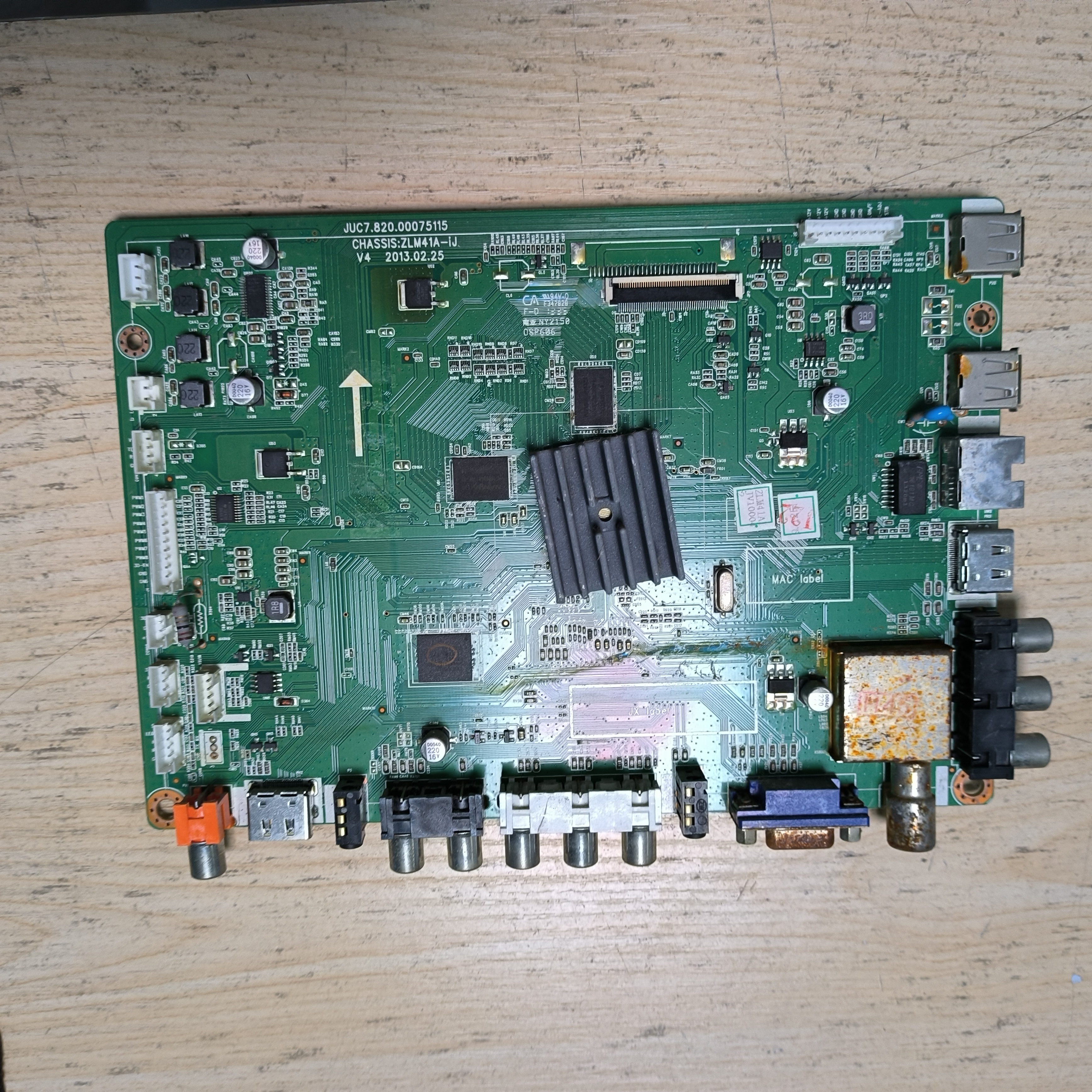 原装长虹3D46C2000i主板JUC7.820.00075115屏M460F12-D1-A